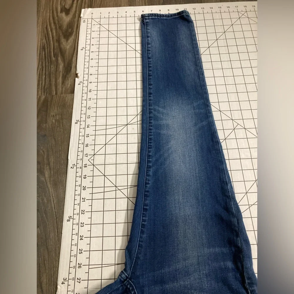 GAP 1969 Women’s Size 26 Regular Blue Jeans - Picture 8 of 9